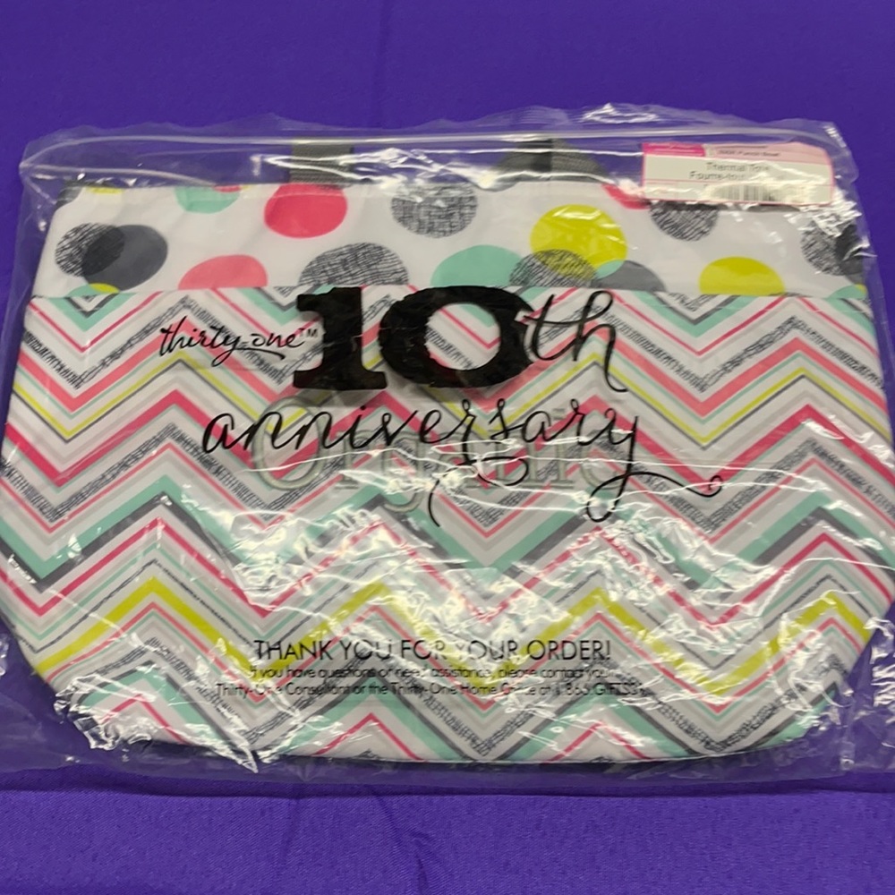 Thirty one thermal tote - punch bowl w Organic embroidered